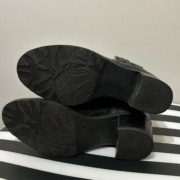 Clark’s Artisan Boots - Picture 6 of 6
